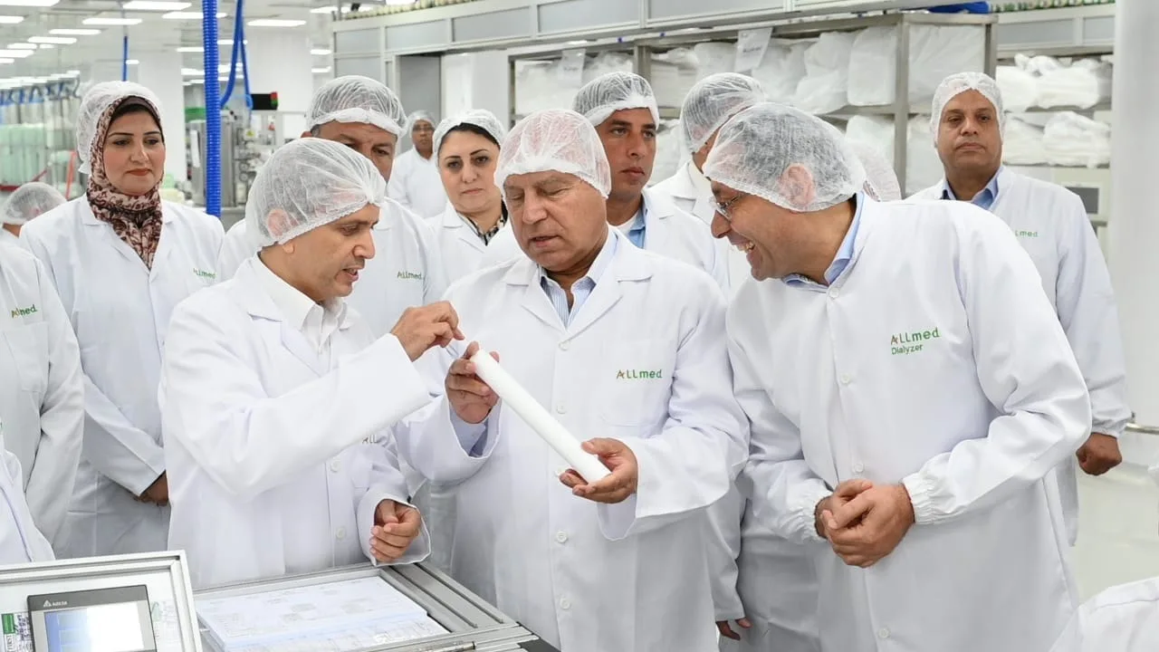 كامل الوزير: نسعى لزيادة حصة قطاع الصناعة في الناتج المحلي من 14% إلى 20% كامل الوزير: نسعى لزيادة حصة قطاع الصناعة في الناتج المحلي من 14% إلى 20%
