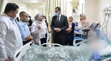 نائب وزير الصحة يزور مستشفى الباجور للاطمئنان على مصابي حادث الطريق الإقليمي