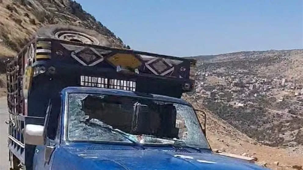 مراسل الجديد: طائرة مسيرة إسرائيلية تستهدف مركبة بيك آب تعود لراعي ماشية قرب بركة النقار جنوب شرق شبعا دون وقوع إصابات. مراسل الجديد: طائرة مسيرة إسرائيلية تستهدف مركبة بيك آب تعود لراعي ماشية قرب بركة النقار جنوب شرق شبعا دون وقوع إصابات.