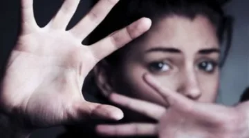 من بتر الأصابع إلى نزع العيون: رجال يضحّون بزوجاتهم لتحقيق مكاسب ثمينة