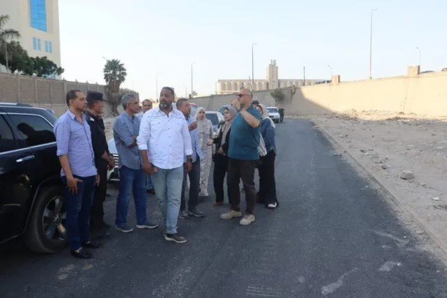 محافظ القليوبية يزور مشروعات رصف الطرق في شبرا ويقود حملة لإزالة الانتهاكات في قليوب محافظ القليوبية يزور مشروعات رصف الطرق في شبرا ويقود حملة لإزالة الانتهاكات في قليوب