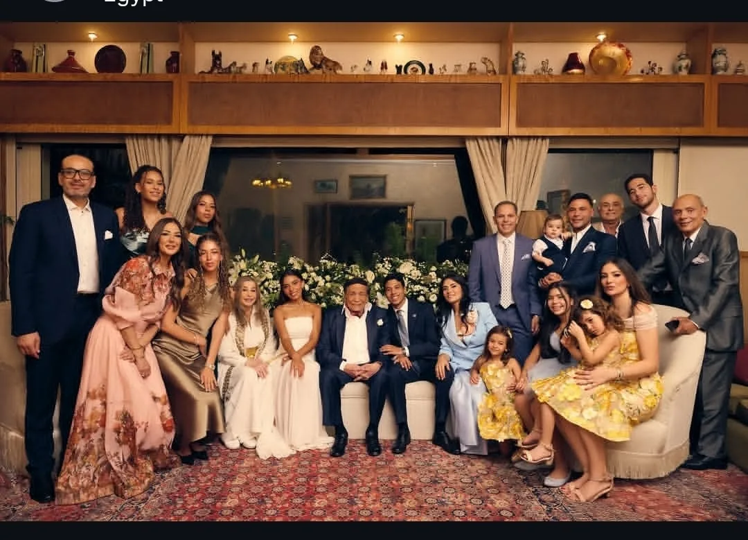 الزعيم عادل إمام يشهد حفل زفاف حفيده بعد غياب طويل .. لا تفوتوه! الزعيم عادل إمام يشهد حفل زفاف حفيده بعد غياب طويل .. لا تفوتوه!
