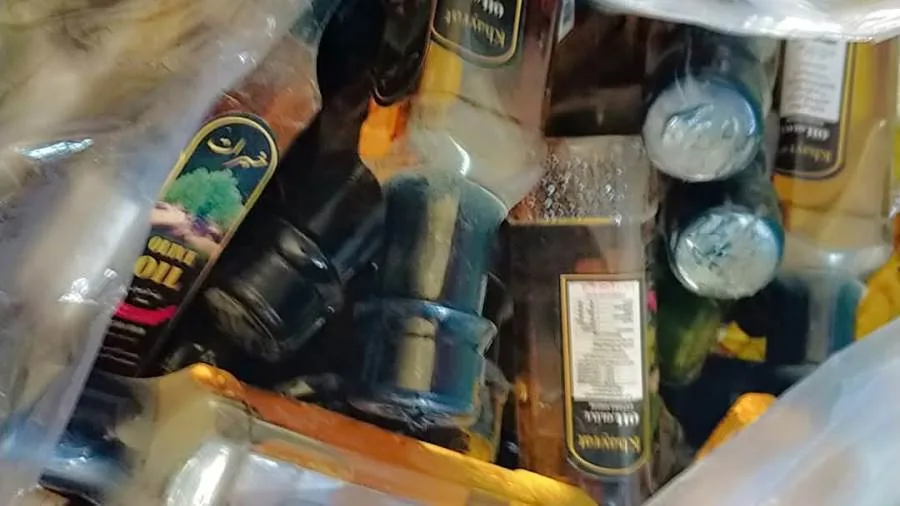 ضبط منتجات عطارة مقلدة في متجر مشهور بشارع إسكندرية بمطروح ضبط منتجات عطارة مقلدة في متجر مشهور بشارع إسكندرية بمطروح