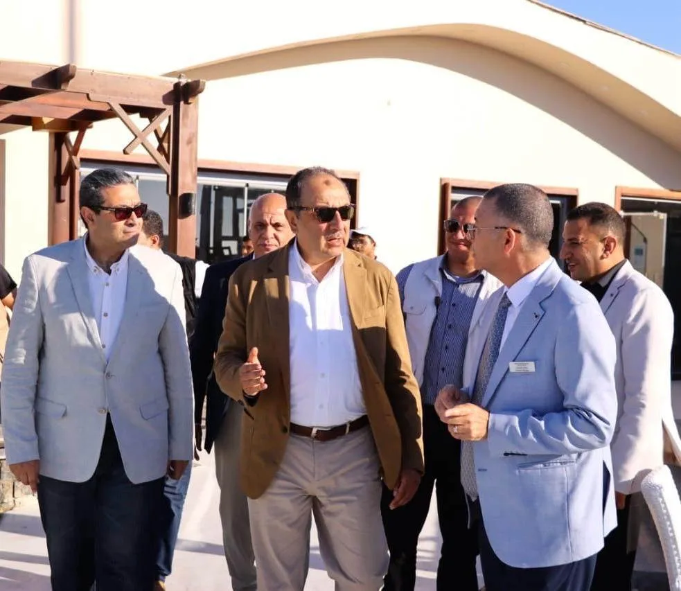 وزير قطاع الأعمال العام يزور مجموعة من المنشآت والمشاريع الفندقية في رأس البر وزير قطاع الأعمال العام يزور مجموعة من المنشآت والمشاريع الفندقية في رأس البر