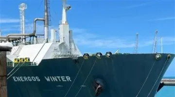 وزارة البترول والثروة المعدنية تضمن توافر إمدادات الغاز لكافة القطاعات من خلال أربع سفن تغييز
