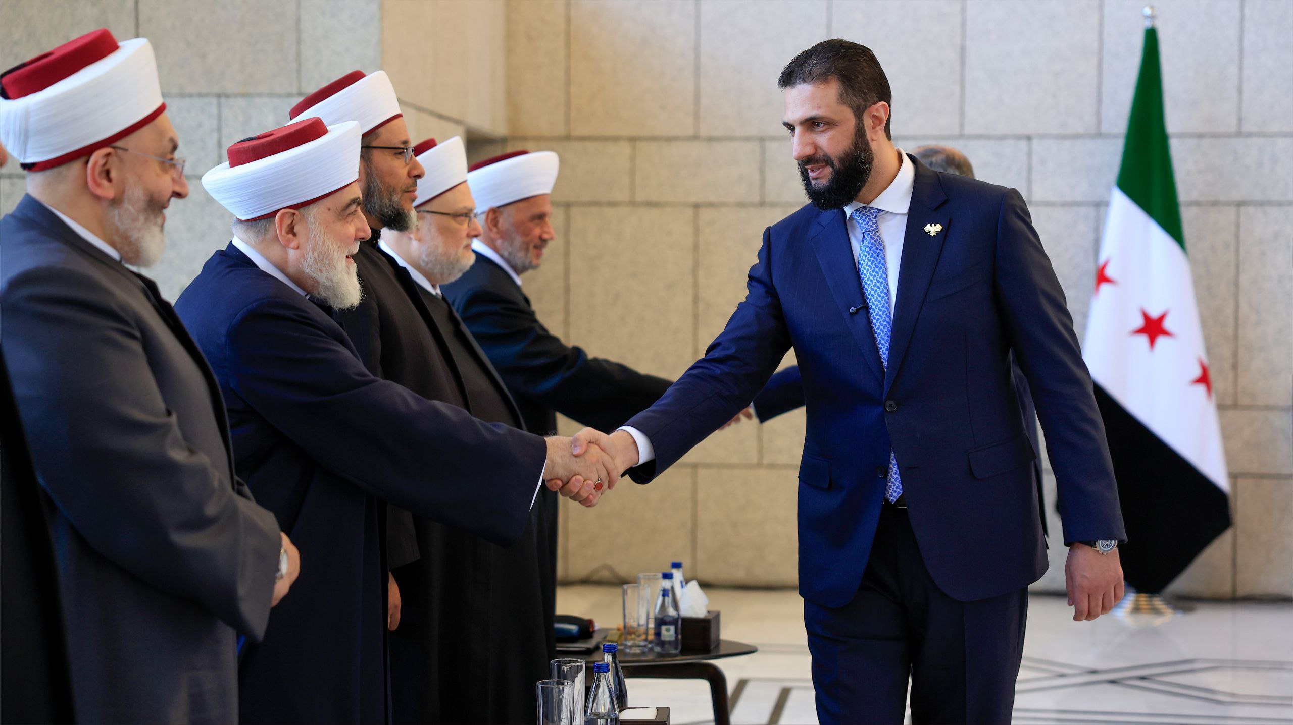الشرع خلال لقاء الوفد (سانا).