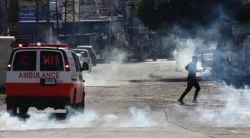 الضفة الغربية: إصابة فلسطينيين واعتداءات متفرقة من مستوطنين إسرائيليين