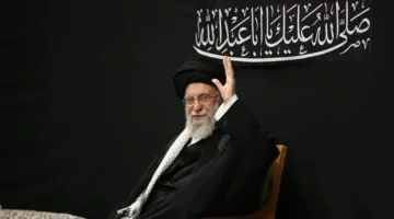 أول إطلالة للمرشد الإيراني بعد النزاع (فيديو)