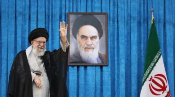 المرشد الأعلى الإيراني يظهر علنًا للمرة الأولى منذ النزاع مع إسرائيل خلال احتفال ديني في طهران.