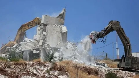 مسؤول فلسطيني: القوات الإسرائيلية تتواصل في تدمير المباني بمخيم طولكرم
