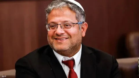 بن غفير يحث نتنياهو على رفض عرض صفقة التبادل مع حركة “حماس” ومواصلة العمليات العسكرية ضد غزة. بن غفير يحث نتنياهو على رفض عرض صفقة التبادل مع حركة “حماس” ومواصلة العمليات العسكرية ضد غزة.