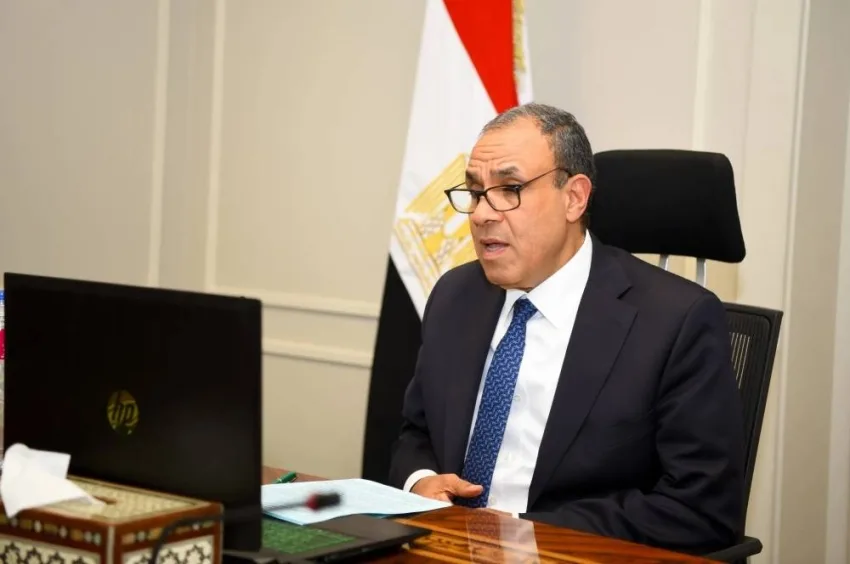 وزير الخارجية المصري يناقش جهود إنهاء التصعيد الإسرائيلي في غزة مع مسؤولين دوليين وزير الخارجية المصري يناقش جهود إنهاء التصعيد الإسرائيلي في غزة مع مسؤولين دوليين