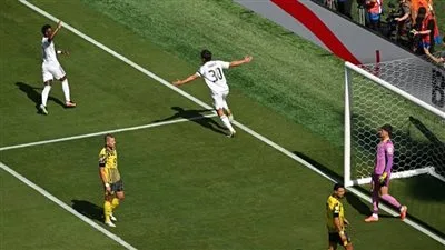 ريال مدريد يتغلب على بوروسيا دورتموند ويبلغ نصف نهائي كأس العالم للأندية بنتيجة 3-2 ريال مدريد يتغلب على بوروسيا دورتموند ويبلغ نصف نهائي كأس العالم للأندية بنتيجة 3-2