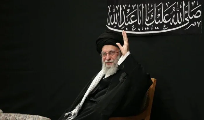 المرشد الإيراني يظهر للعلن لأول مرة منذ بداية الصراع مع إسرائيل المرشد الإيراني يظهر للعلن لأول مرة منذ بداية الصراع مع إسرائيل