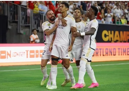 بث حي للشوط الثاني من لقاء ريال مدريد وبروسيا دورتموند (2-0) في كأس العالم للأندية