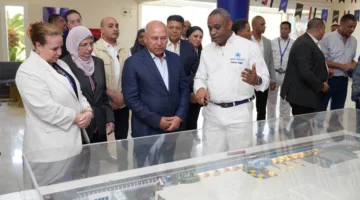 وزير الصناعة والنقل يقوم بأول زيارة لمصنع مارس مصر لتعزيز الشراكة الصناعية.