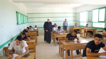 طلاب الثانوية الأزهرية يختبرون مادة الجغرافيا اليوم