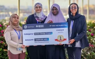 أربع طالبات من «جامعة خليفة» يطورن نظاماً لتفتيش المخازن باستخدام الطائرات المسيرة.