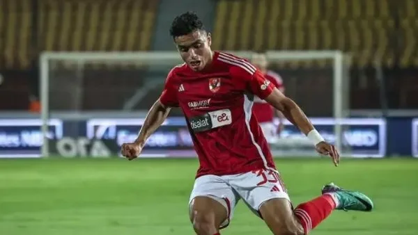 محادثات مثيرة بين الأهلي وسيراميكا كليوباترا.. شكري يقترب والدبيس يظل محور الخلاف محادثات مثيرة بين الأهلي وسيراميكا كليوباترا.. شكري يقترب والدبيس يظل محور الخلاف