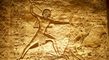 كيف استغل ملوك مصر القديمة الفن كوسيلة للسيطرة السياسية والدينية؟