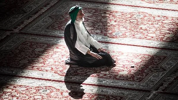 هل يمكن أداء صلاة العشاء التي فاتت في الصباح؟ توضيحات من دار الإفتاء هل يمكن أداء صلاة العشاء التي فاتت في الصباح؟ توضيحات من دار الإفتاء