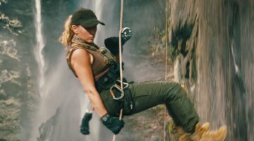 سكارليت جوهانسون وجوناثان بيلي يكشفان أسرار كواليس تصوير «Jurassic World Rebirth»