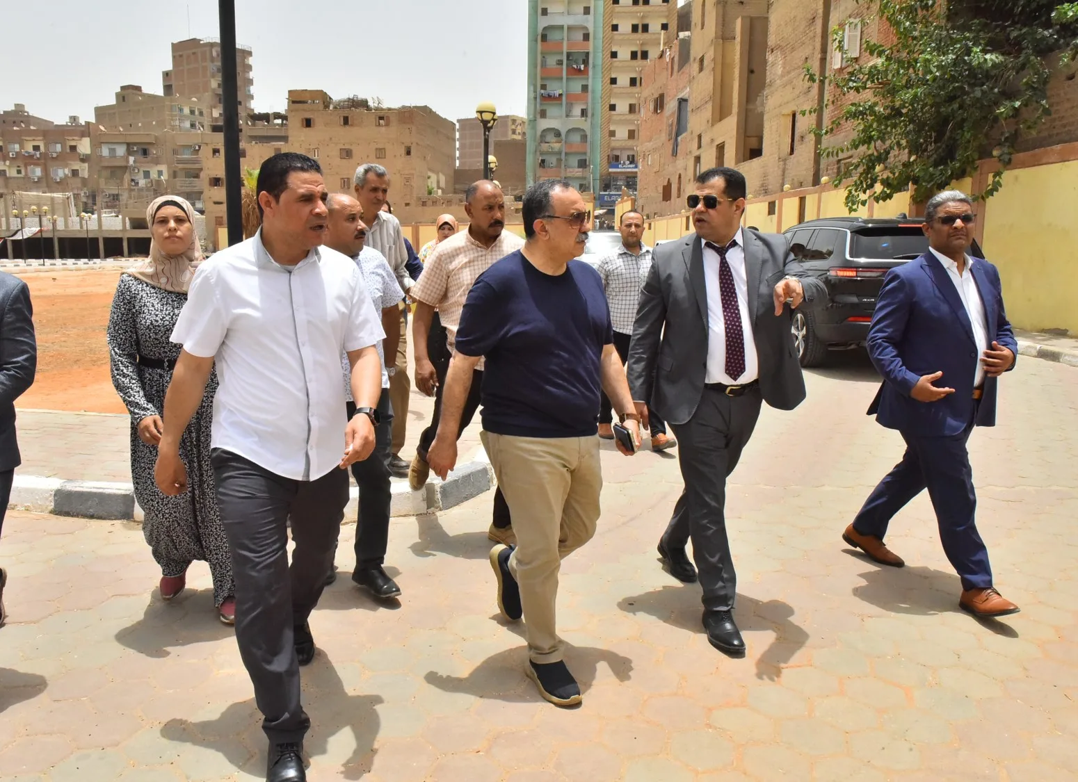 محافظ أسيوط يشرف على تطوير مركز شباب منفلوط: إنشاء حمام سباحة جديد ومساحات واعدة للشباب