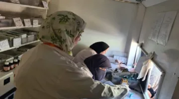 بفضل 7 عيادات طبية.. تقديم الفحص والعلاج لـ865 مواطنًا في حملة مجانية بالبحيرة