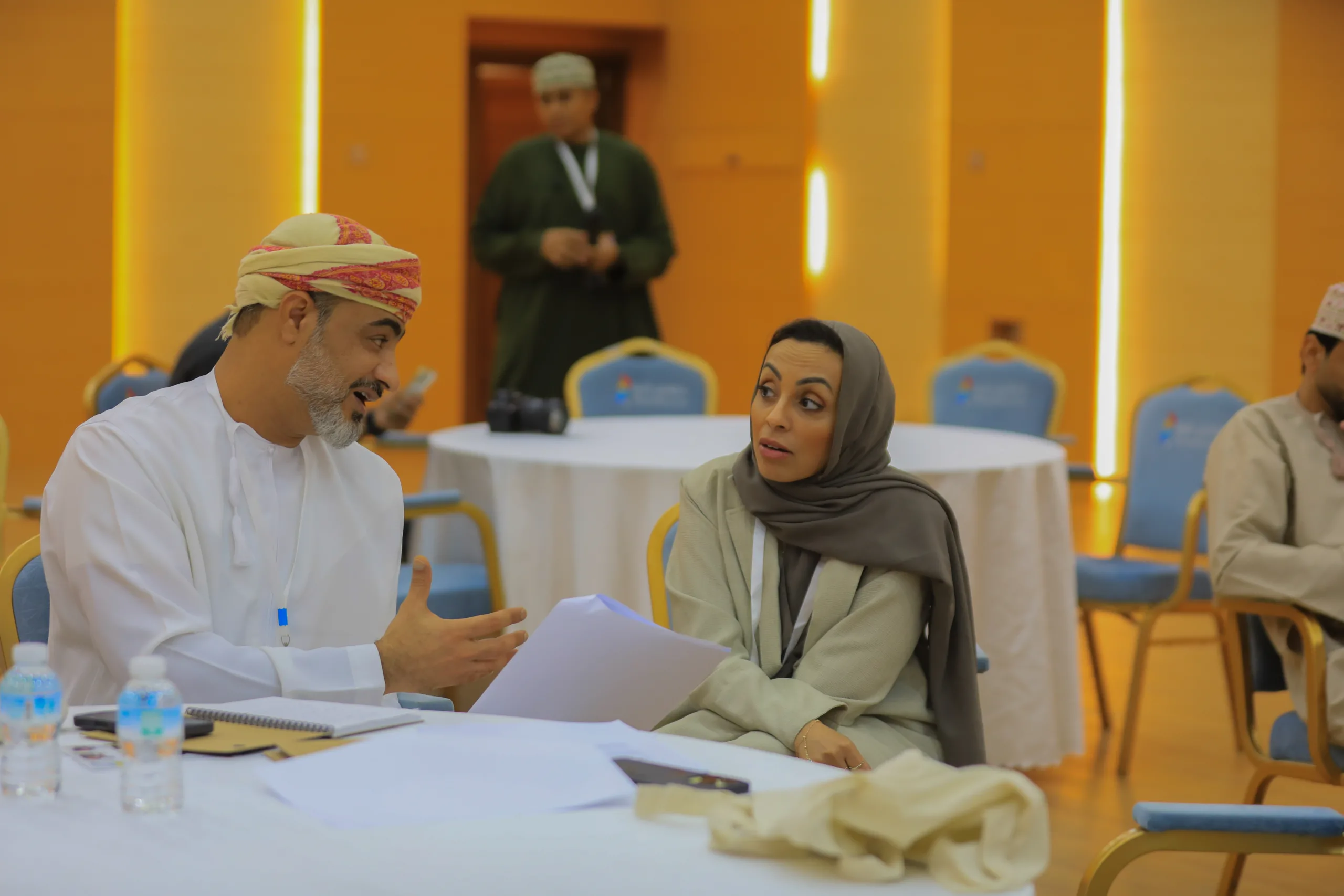 المخيم الفني “وَثِّق” في الجنوب الشرقي.. وسيلة لتوثيق البصر وتعزيز الهوية الثقافية المخيم الفني “وَثِّق” في الجنوب الشرقي.. وسيلة لتوثيق البصر وتعزيز الهوية الثقافية