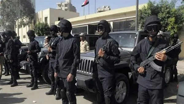 الأمن على المنافذ يحقق 47 حالة ضبط وينفذ 221 حكما قضائيا الأمن على المنافذ يحقق 47 حالة ضبط وينفذ 221 حكما قضائيا