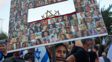 هآرتس: الإفراج عن جميع الرهائن، سواء كانوا إسرائيليين أو فلسطينيين
