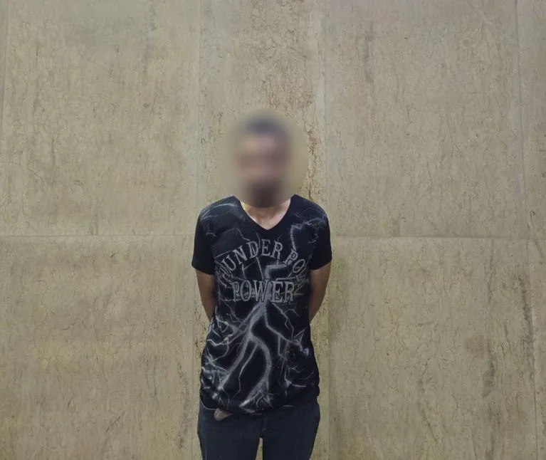 إلقاء القبض على رجل اعتدى بالضرب على طفليه في القاهرة