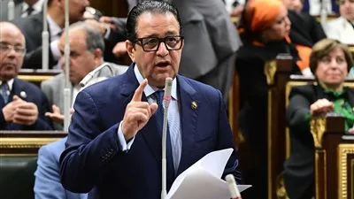 علاء عابد: مصر تتصدر الإقليم في قطاع الطرق والنقل علاء عابد: مصر تتصدر الإقليم في قطاع الطرق والنقل