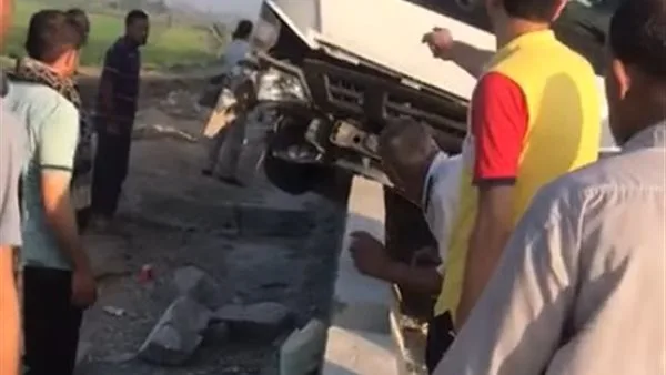 حادث تصادم بين شاحنة وأتوبيس على الطريق الإقليمي في مدينة العاشر من رمضان حادث تصادم بين شاحنة وأتوبيس على الطريق الإقليمي في مدينة العاشر من رمضان