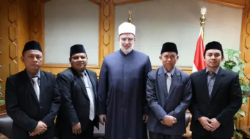 وكيل الأزهر يناقش سبل التعاون مع وفد معهد زيس الإندونيسي في المجالات العلمية (صور)