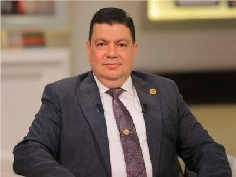رئيس المحطات النووية السابق: دمج وزارتي «الكهرباء والبترول» يتناقض مع التجارب العالمية رئيس المحطات النووية السابق: دمج وزارتي «الكهرباء والبترول» يتناقض مع التجارب العالمية