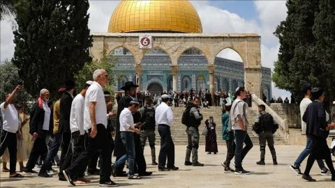 فلسطين تنبه من تفاقم اقتحامات المستوطنين الإسرائيليين للمسجد الأقصى