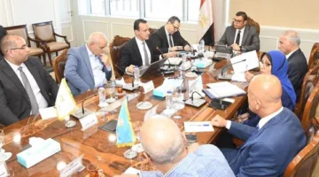وزير الإسكان يجتمع لمتابعة آخر التطورات في إنشاء وحدتي “تنظيم السوق العقارية” و”تصدير العقار”