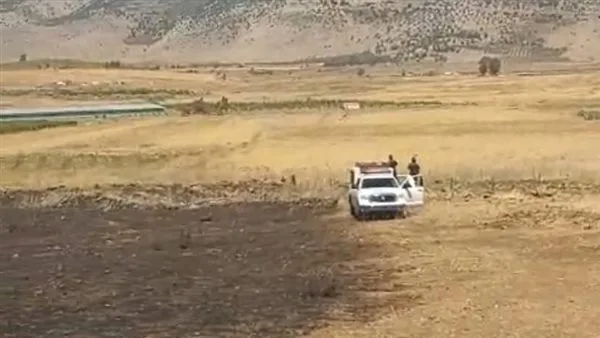 أعشاب جافة تتسبب في نشوب حريق بالجنوب… وندرة المياه تتحمل العواقب أعشاب جافة تتسبب في نشوب حريق بالجنوب… وندرة المياه تتحمل العواقب