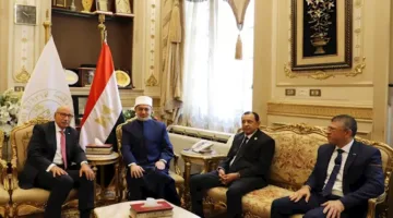 مفتي الجمهورية يبارك المستشار عاصم الغايش بمناسبة توليه رئاسة محكمة النقض | صورة