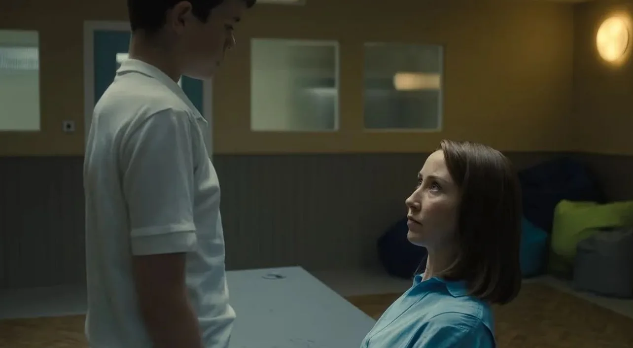 بطلة متهمة بجريمة قتل.. ما سبب جذب مسلسل Adolescence لانتباه الشباب؟ بطلة متهمة بجريمة قتل.. ما سبب جذب مسلسل Adolescence لانتباه الشباب؟