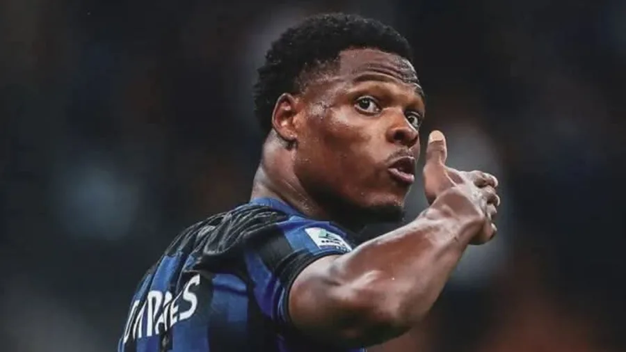مانشستر سيتي يتنافس مع برشلونة على ضم دينزل دومفريس مانشستر سيتي يتنافس مع برشلونة على ضم دينزل دومفريس