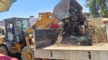 جمع ورفع 50 طنًا من النفايات والمخلفات وفتح طريق في سوق الجمعة بحي ثاني الإسماعيلية