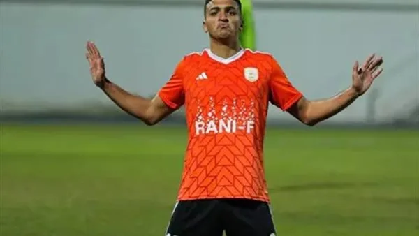 الأهلي المصري يوقع مع ياسين مرعي، مهاجم فاركو، لمدة خمسة أعوام الأهلي المصري يوقع مع ياسين مرعي، مهاجم فاركو، لمدة خمسة أعوام
