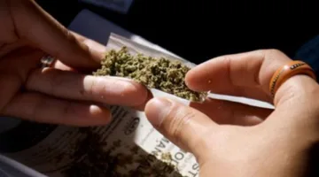 خلفيات اتهام مسجلين خطر بتجارة الاستروكس في حلوان