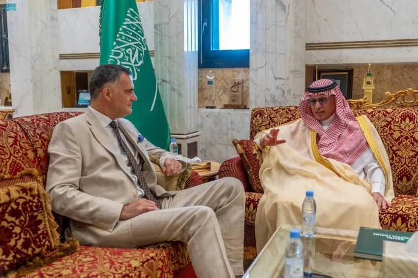 الحارثي يناقش مع سفير الاتحاد الأوروبي طرق تعزيز التعاون في المجال الإعلامي الحارثي يناقش مع سفير الاتحاد الأوروبي طرق تعزيز التعاون في المجال الإعلامي