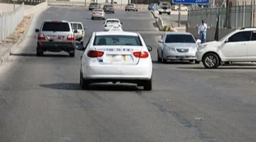 هل يتم مصادرة السيارة بشكل نهائي؟ عقوبة صارمة للسير عكس الاتجاه في قانون المرور | تقرير