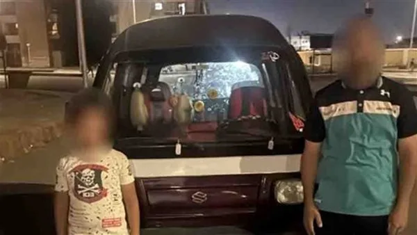 بعد انتشار مقطع فيديو للحدث.. القبض على طفل يقود سيارة في أكتوبر