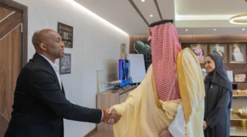 فهد بن جلوي يلتقي برئيس اتحاد MMA لاستكشاف فرص تعزيز التعاون