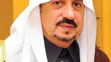 أمير الرياض يقدم التعازي لنائب السكرتير الخاص لخادم الحرمين في وفاة والدته